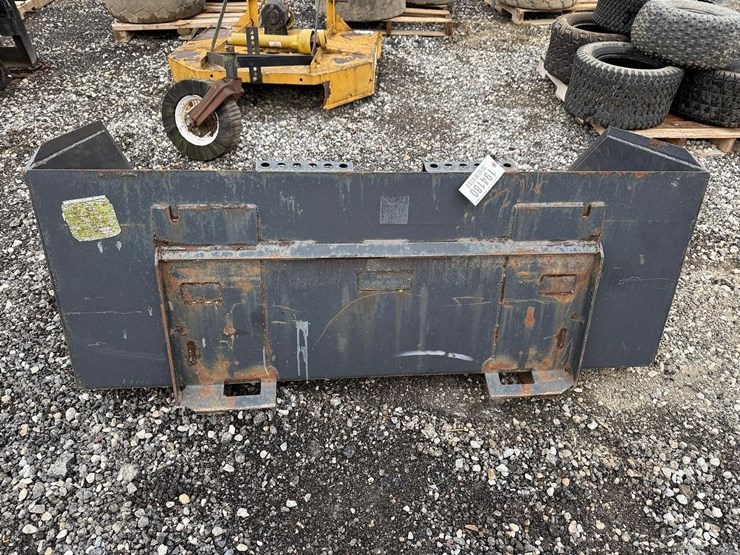 bobcat-68”-high-side-material-skid-steer-bucket-image-3