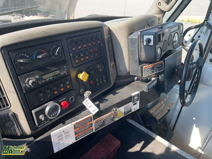 2011-international-workstar-7400-image-15