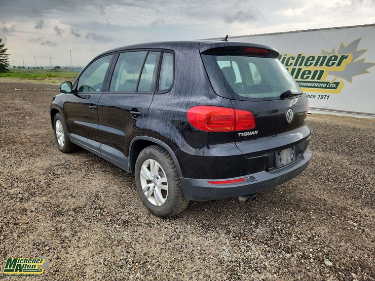 2012-volkswagen-tiguan-image-12