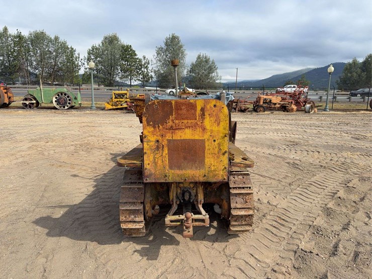 caterpillar-ten-image-4
