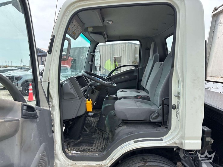 2020-chevrolet-5500xd-landscaping-dump-truck-image-19