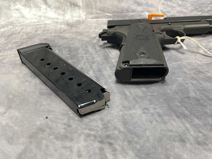 #10875-•-rock-island-m1911-,-45-auto-semi-auto-pistol,-sn:-ria2844073-image-13