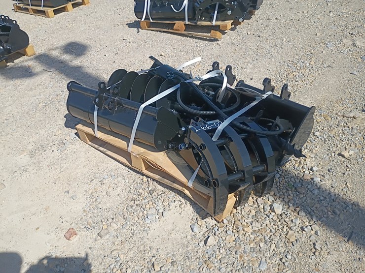 #l66-020-•-agt-mini-excavator-attachment-set-image-6