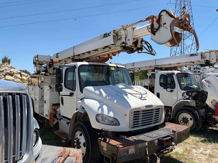 2018-freightliner-m2-106-image-21