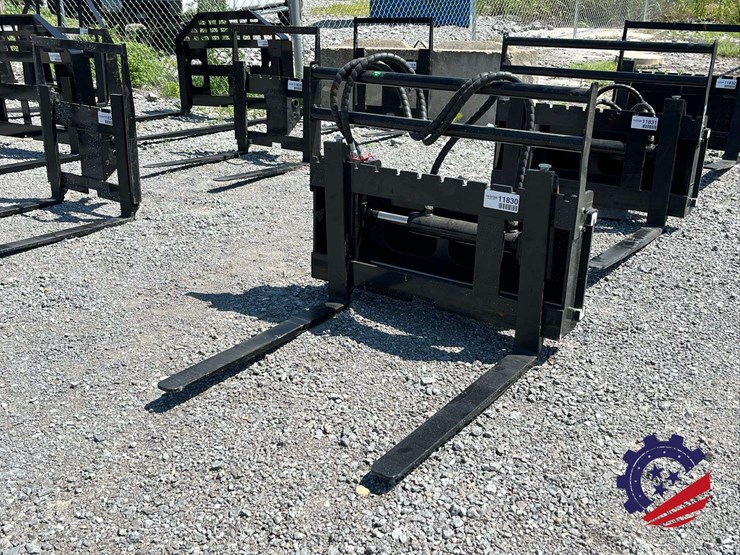 unused-2026-future-ft-cyhc-mini-skid-steer-side-shift-fork-attachment-image-1