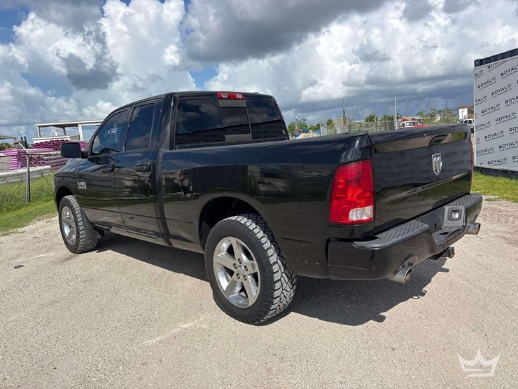 2011-dodge-ram-1500-image-4