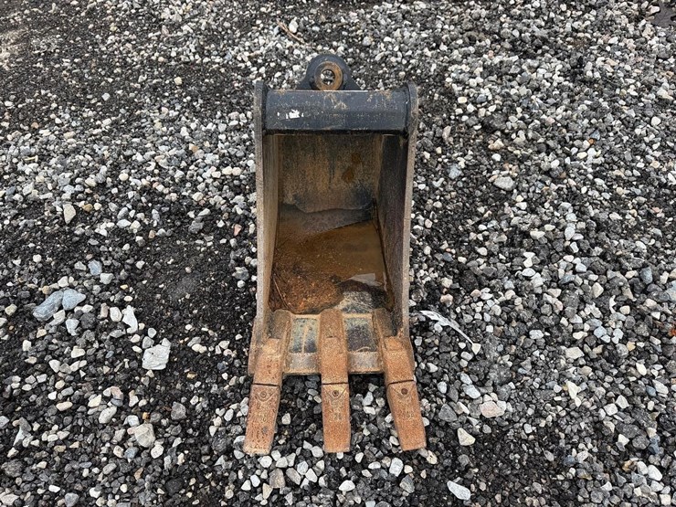 tag-12”-excavator-bucket-image-1