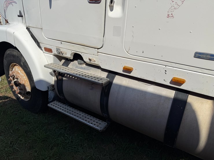 #52620-•-1990-whitegmc-wia-areo-series-sleeper-t/a-truck-tractor-4v1wdbjf3ln629984-inv#52620-image-34