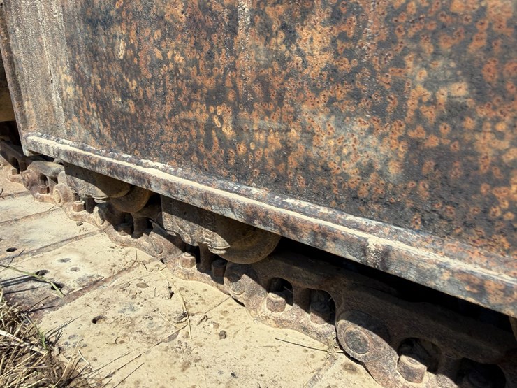 caterpillar-307-image-12