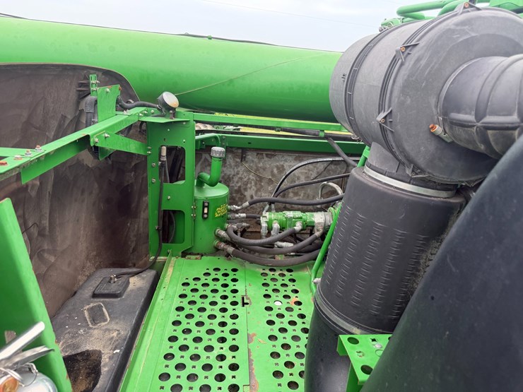 2011-john-deere-9770-sts-image-83