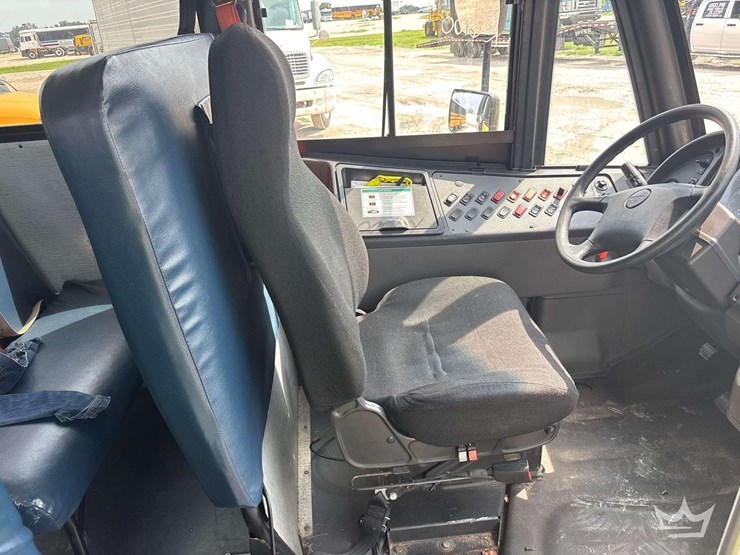 2016-freightliner-b2-image-11