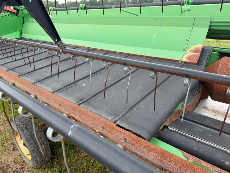 2015-john-deere-630d-image-40