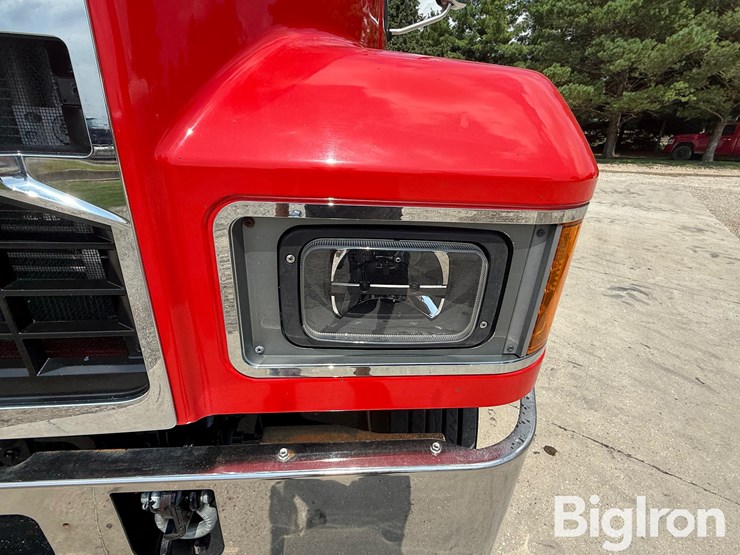 2023-mack-pinnacle-64t-image-16