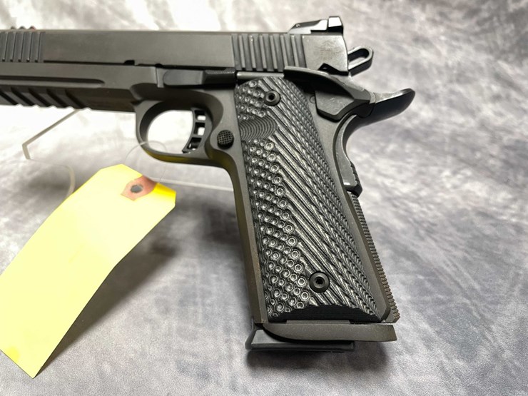 #10835-•-rock-island-1911-tac-ultra-,-45-auto-semi-auto-pistol,-sn:-ria2534772-image-12