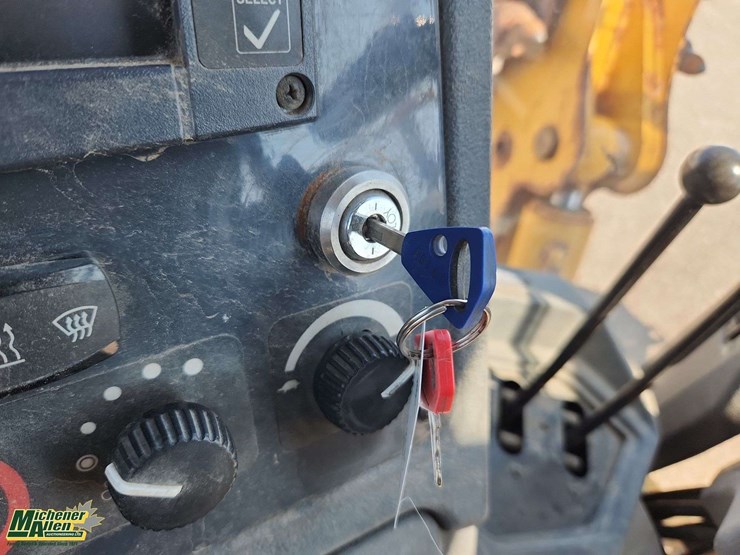 deere-410l-image-19