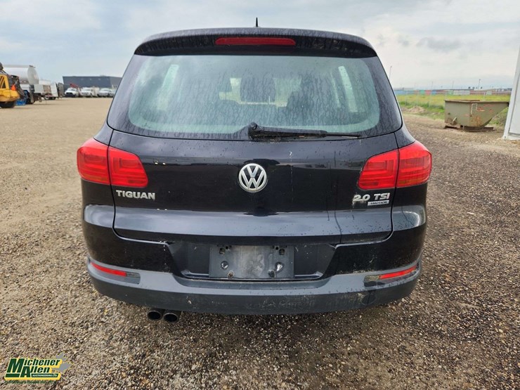 2012-volkswagen-tiguan-image-13
