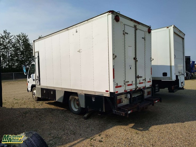 2002-gmc-w5500-image-2