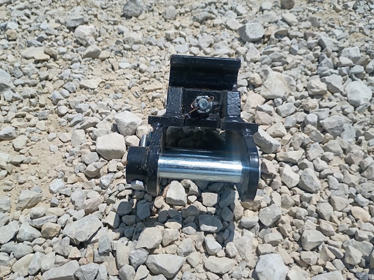 #l63-039-•-quick-coupler-mini-excavator-attachment-image-3