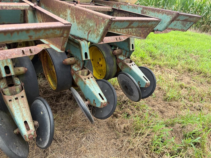 john-deere-530-image-22