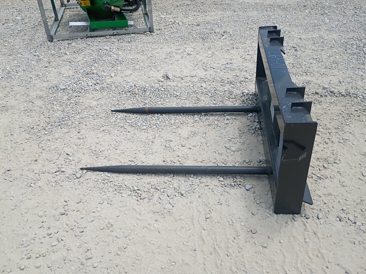 #l64-017-•-jct-bale-spear-skid-steer-attachment-image-2
