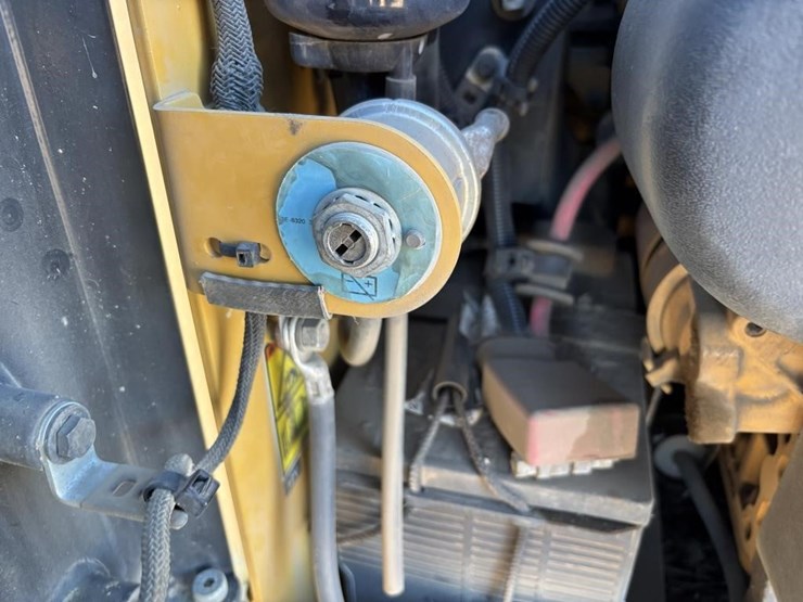 2018-caterpillar-259d-image-37