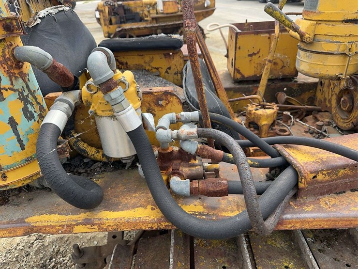 caterpillar-d2-image-15