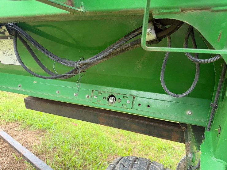 2015-john-deere-630d-image-24