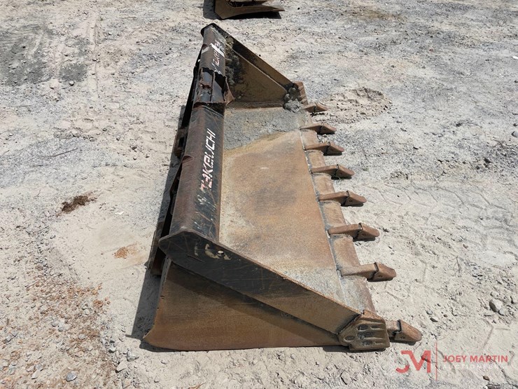 takeuchi-76"-tooth-bucket-skid-steer-attachment-image-2