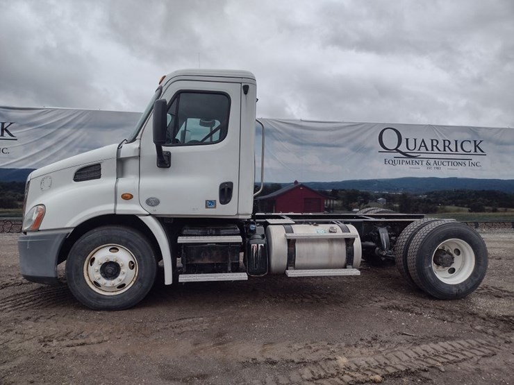 14-freightliner-cascadia-cab-&-chassis^title^-(qea-4750)-image-1