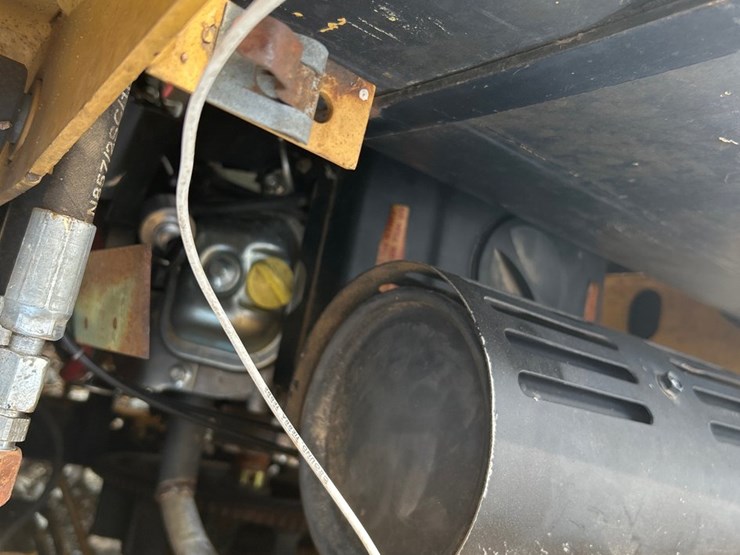 new-holland-l250-image-18