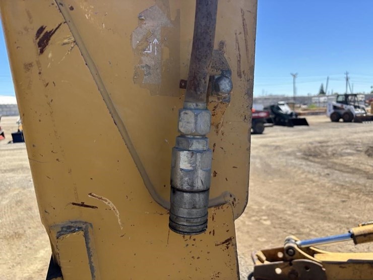 caterpillar-420d-image-20