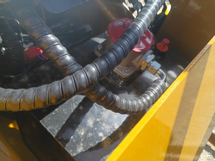 #l66-011-•-2026-agt-mx-crt23-mini-skid-steer-image-13