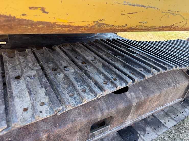caterpillar-307-image-16