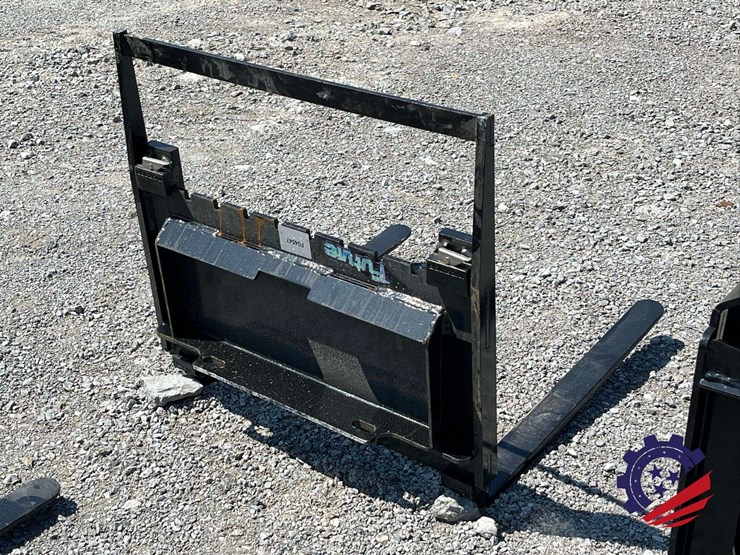 unused-2026-future-ft-xhc-mini-skid-steer-skid-steer-forks---[skid-steer-attachments]-attachment-image-5