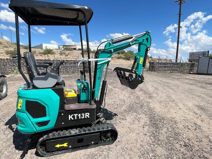 #2458-•-2026-cfg-kt13r-mini-excavator-image-7