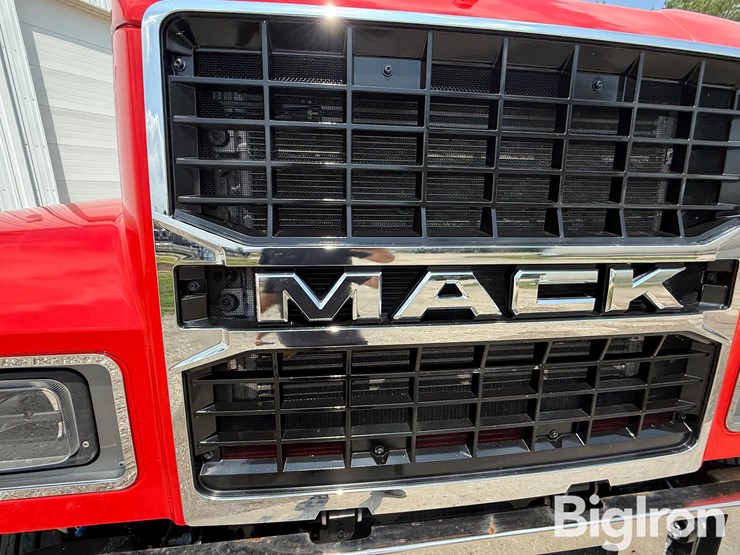 2023-mack-pinnacle-64t-image-13