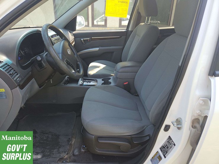 2011-hyundai-santa-fe-image-14