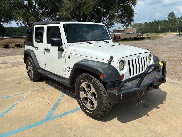2012-jeep-wrangler-image-3