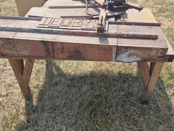 #119-•-wood-routing-table-image-1