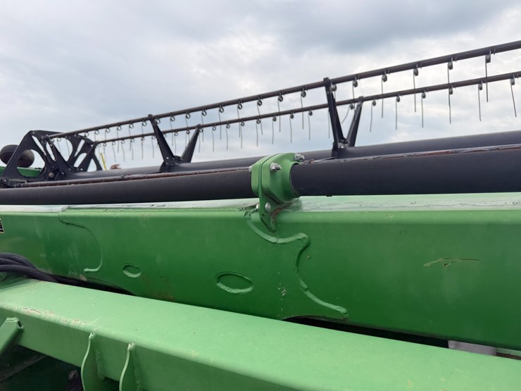 2015-john-deere-630d-image-18