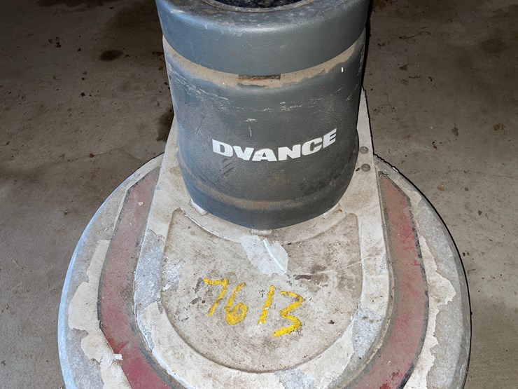 #6171-•-advance-floor-polisher-image-9