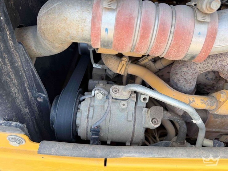 2020-deere-700k-xlt-image-11