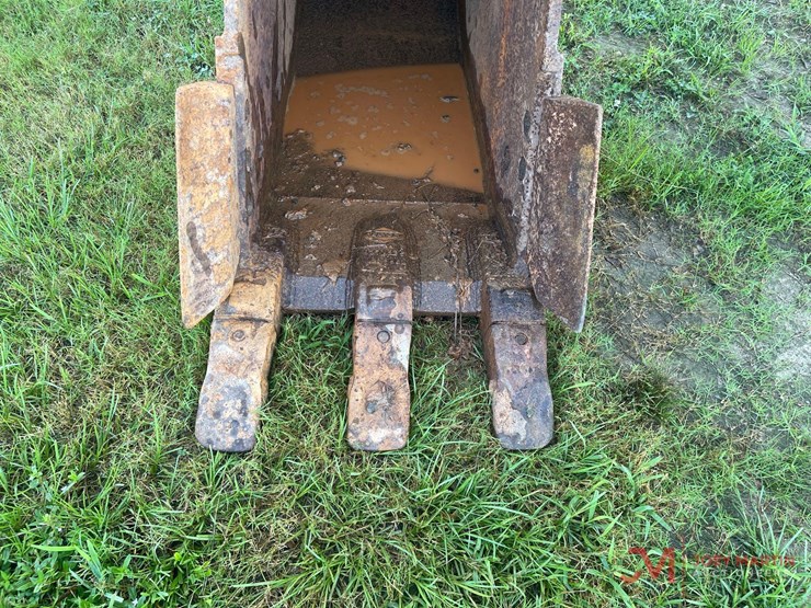 21"-tooth-excavator-bucket-image-9