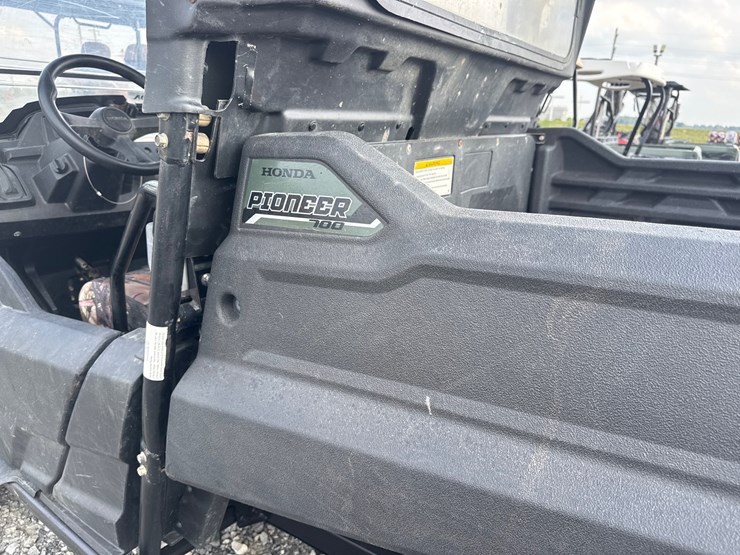 2014-honda-pioneer-700-image-15