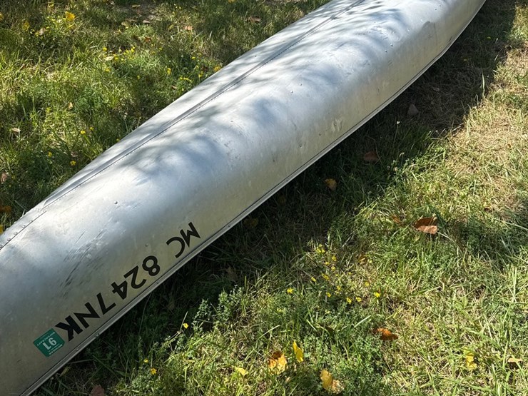 #414-•-17-foot-aluminum-canoe-image-8