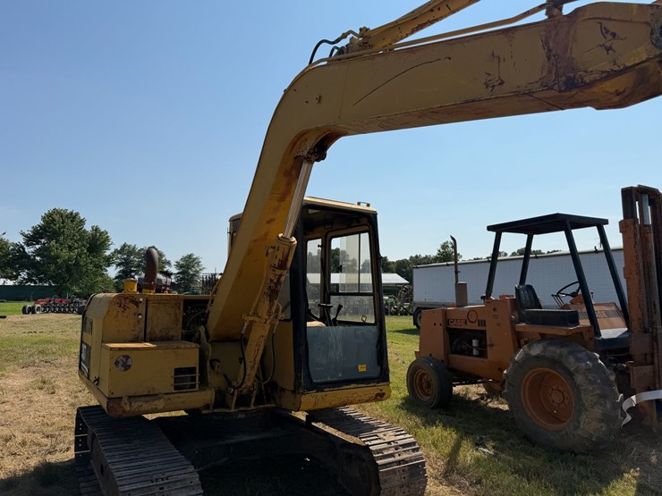 caterpillar-307-image-47