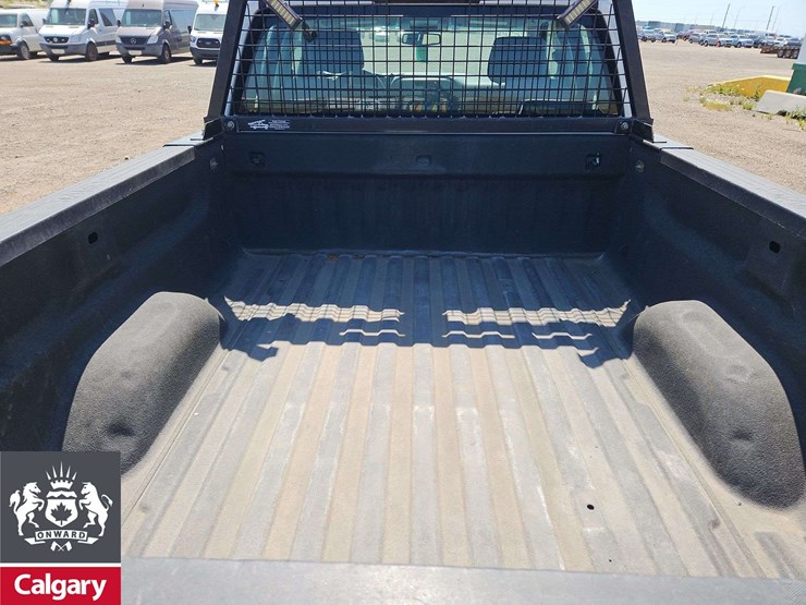 2015-gmc-sierra-2500hd-image-15