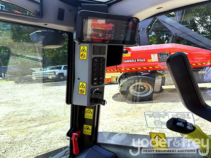 2026-jcb-215t-image-4