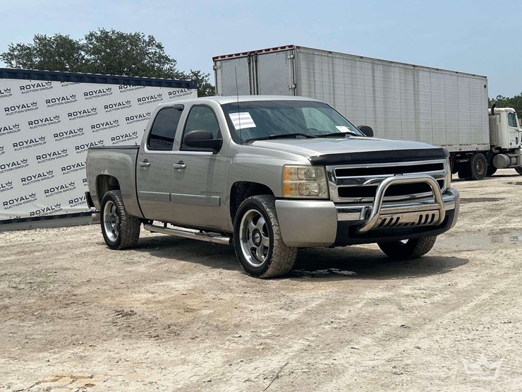 2008-chevrolet-silverado-1500-image-2