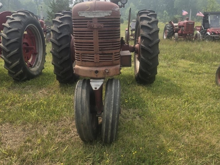 #3-•-farmall-super-h-vintage-tractor-image-2